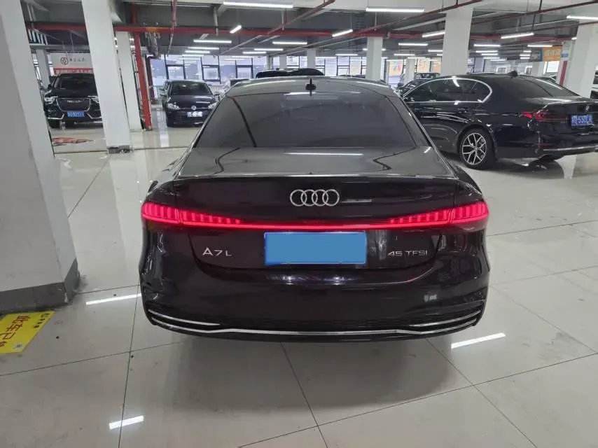 2024 Audi A7L 2.0T 245HP L4 7DCT,autocango,china used car exporter,china ev exporter,chinese used car exporter,chinese used ev exporter