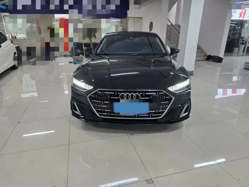 2024 Audi A7L 2.0T 245HP L4 7DCT,autocango,china used car exporter,china ev exporter,chinese used car exporter,chinese used ev exporter