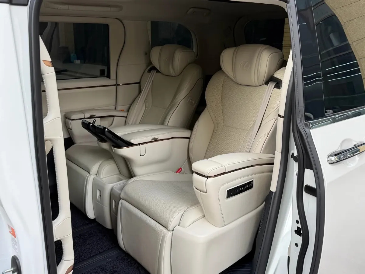 2023 Lexus LM 2.4T 271HP L4 6AT Hybrid,autocango,china used car exporter,china ev exporter,chinese used car exporter,chinese used ev exporter