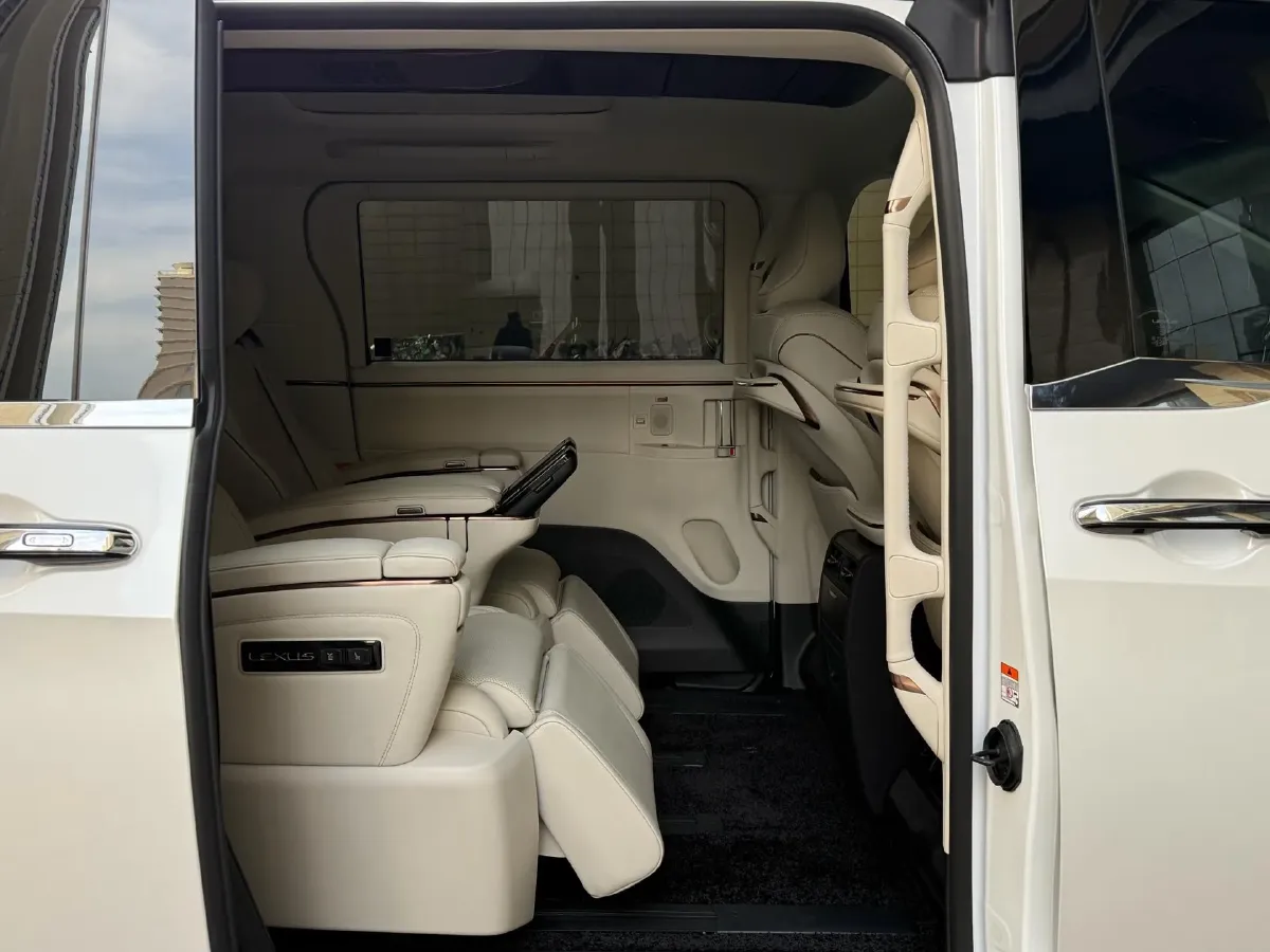 2023 Lexus LM 2.4T 271HP L4 6AT Hybrid,autocango,china used car exporter,china ev exporter,chinese used car exporter,chinese used ev exporter