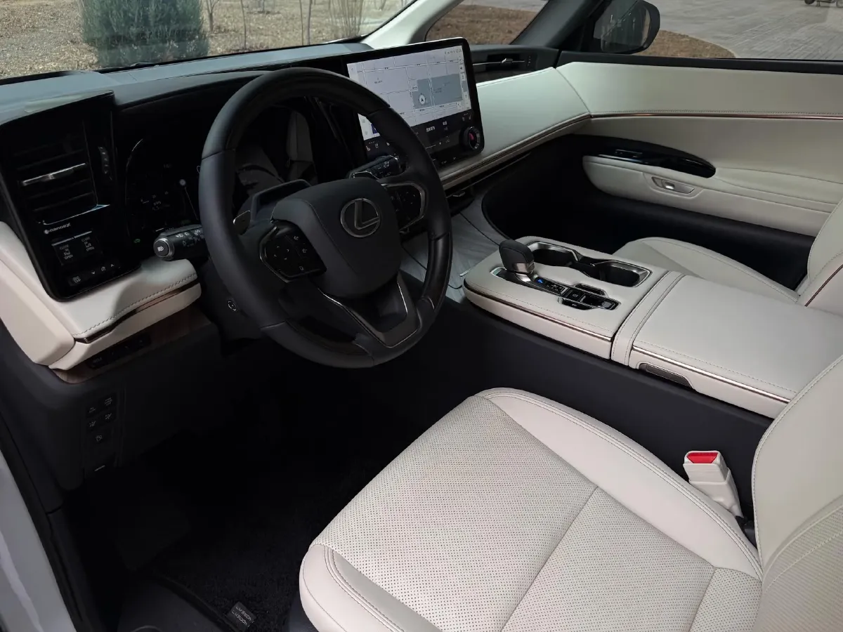 2023 Lexus LM 2.4T 271HP L4 6AT Hybrid,autocango,china used car exporter,china ev exporter,chinese used car exporter,chinese used ev exporter