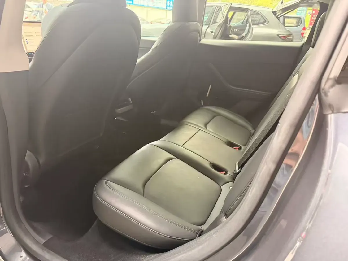 2022 Tesla Model Y BEV 60KWH,autocango,china used car exporter,china ev exporter,chinese used car exporter,chinese used ev exporter