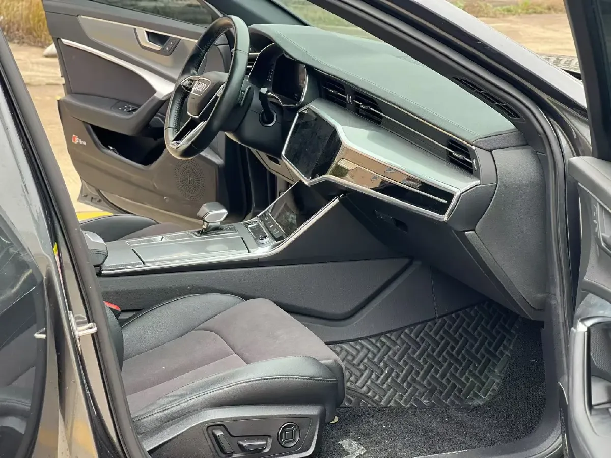 2020 Audi A6L 2.0T 224HP L4 7DCT,autocango,china used car exporter,china ev exporter,chinese used car exporter,chinese used ev exporter