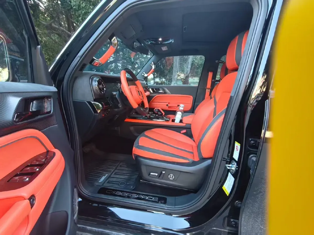 2023 Cyberspace 300 2.0T 227HP L4 8AT,autocango,china used car exporter,china ev exporter,chinese used car exporter,chinese used ev exporter