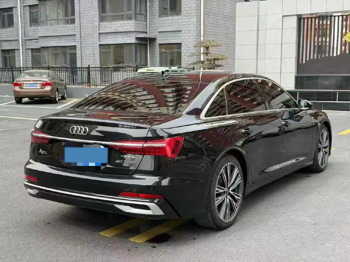 2023 Audi A6L 2.0T 245HP L4 7DCT,autocango,china used car exporter,china ev exporter,chinese used car exporter,chinese used ev exporter