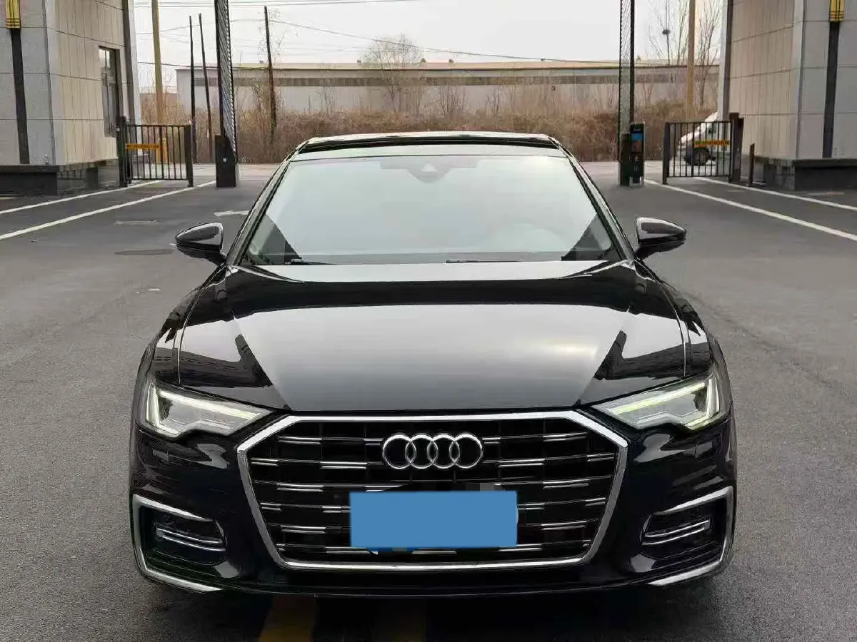 2023 Audi A6L 2.0T 245HP L4 7DCT,autocango,china used car exporter,china ev exporter,chinese used car exporter,chinese used ev exporter