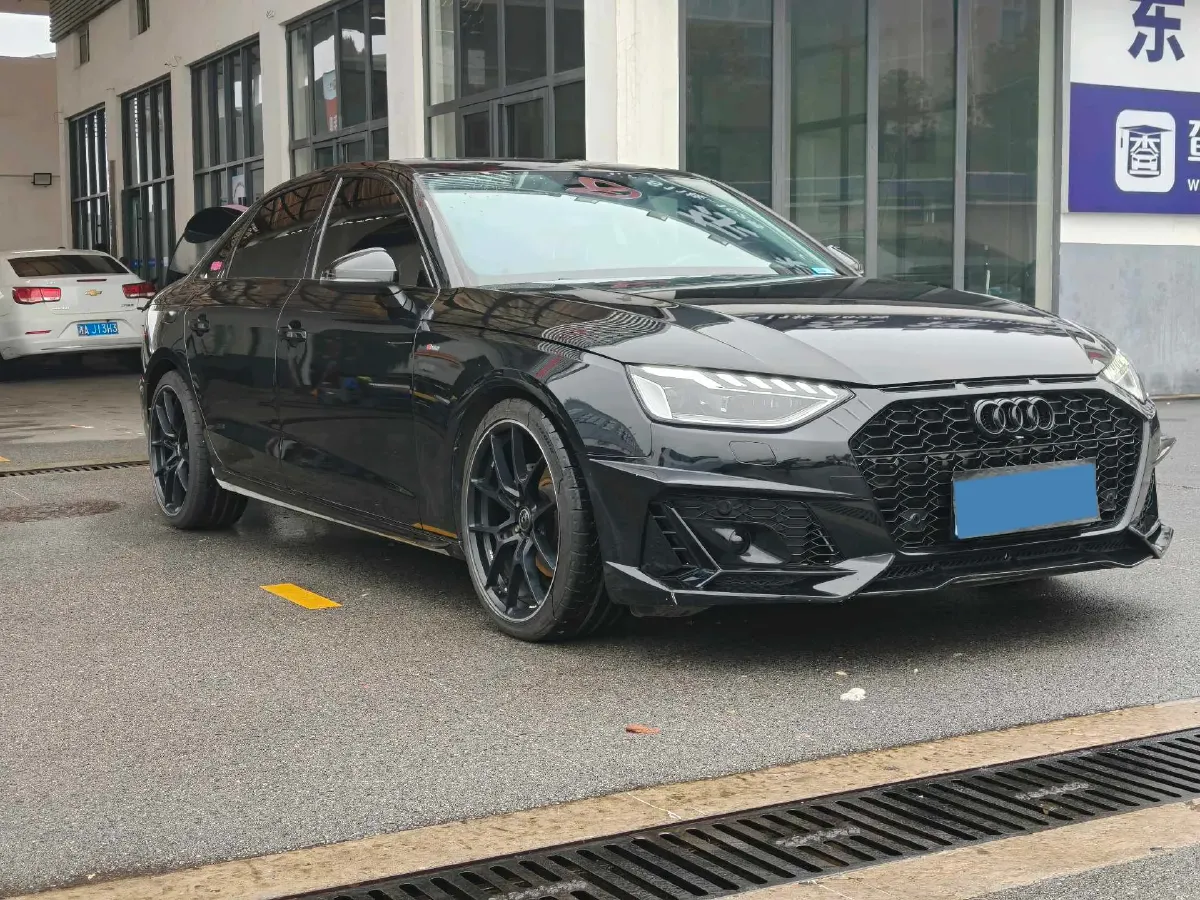 2022 Audi A4L 2.0T 190HP L4 7DCT,autocango,china used car exporter,china ev exporter,chinese used car exporter,chinese used ev exporter