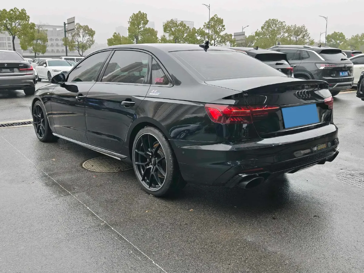 2022 Audi A4L 2.0T 190HP L4 7DCT,autocango,china used car exporter,china ev exporter,chinese used car exporter,chinese used ev exporter