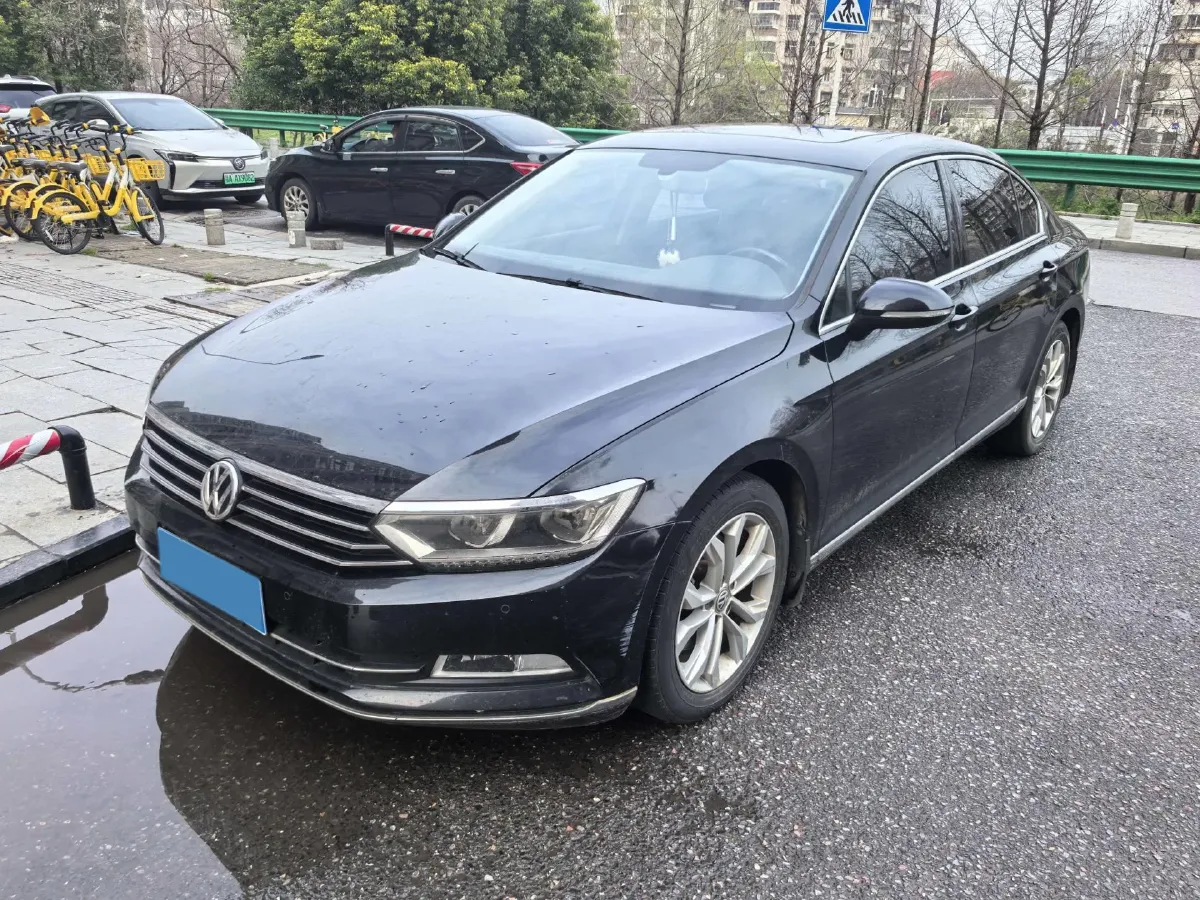 2019 Volkswagen Magotan 2.0T 186HP L4 7DCT,autocango,china used car exporter,china ev exporter,chinese used car exporter,chinese used ev exporter