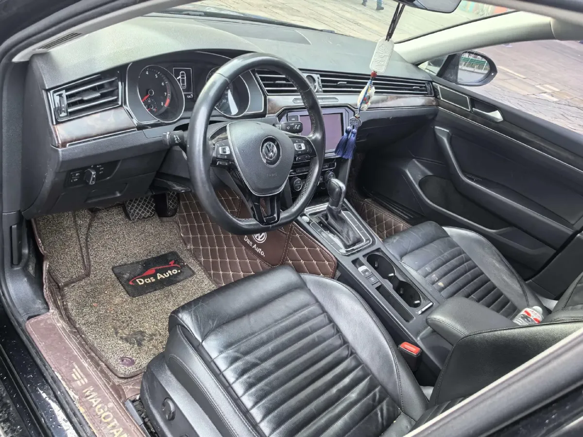 2019 Volkswagen Magotan 2.0T 186HP L4 7DCT,autocango,china used car exporter,china ev exporter,chinese used car exporter,chinese used ev exporter