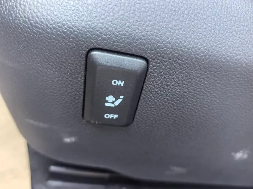 2025 HongQi E-QM5 BEV,autocango,china used car exporter,china ev exporter,chinese used car exporter,chinese used ev exporter