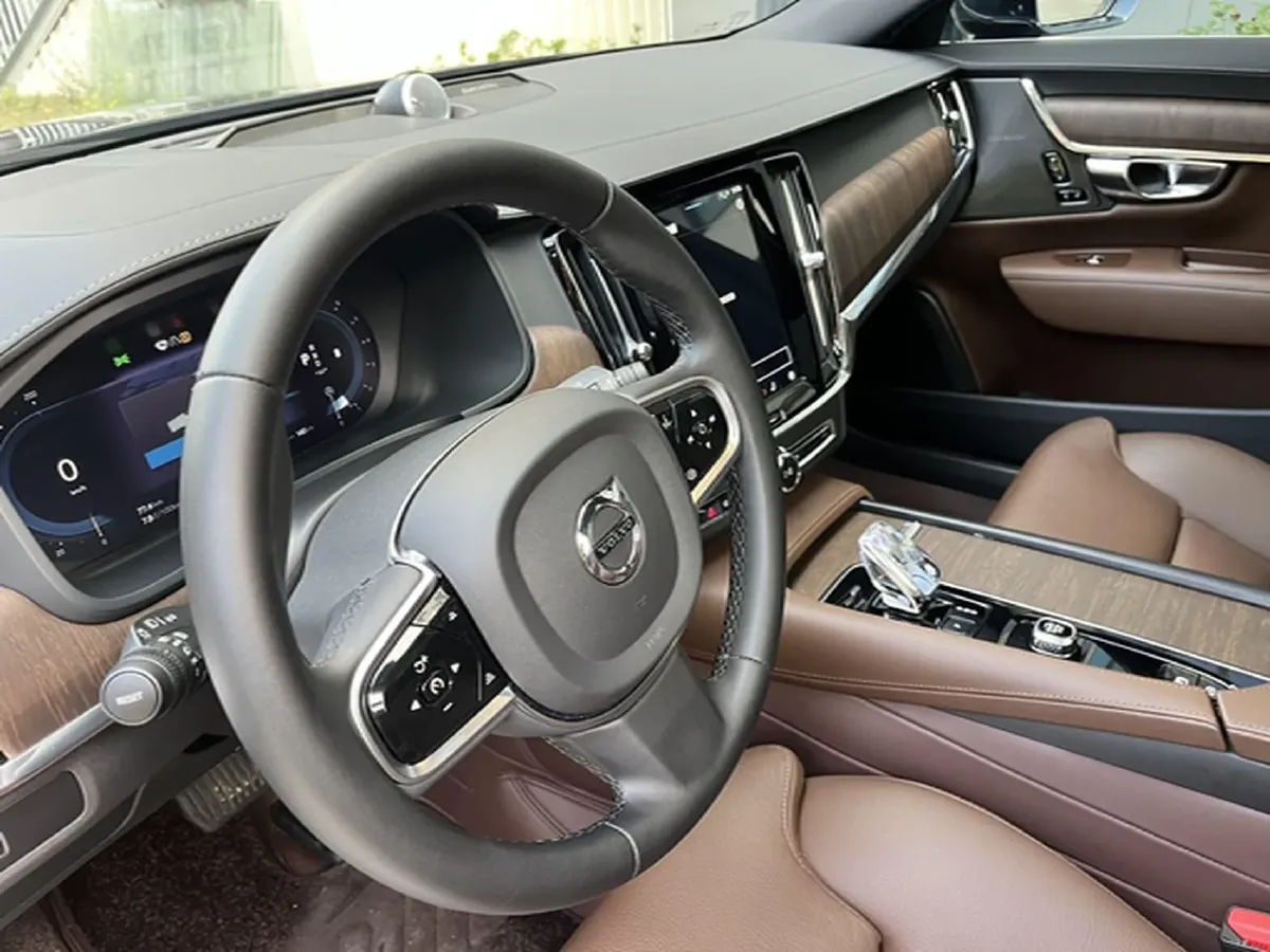 2024 Volvo S90 2.0T 250HP L4 8AT,autocango,china used car exporter,china ev exporter,chinese used car exporter,chinese used ev exporter