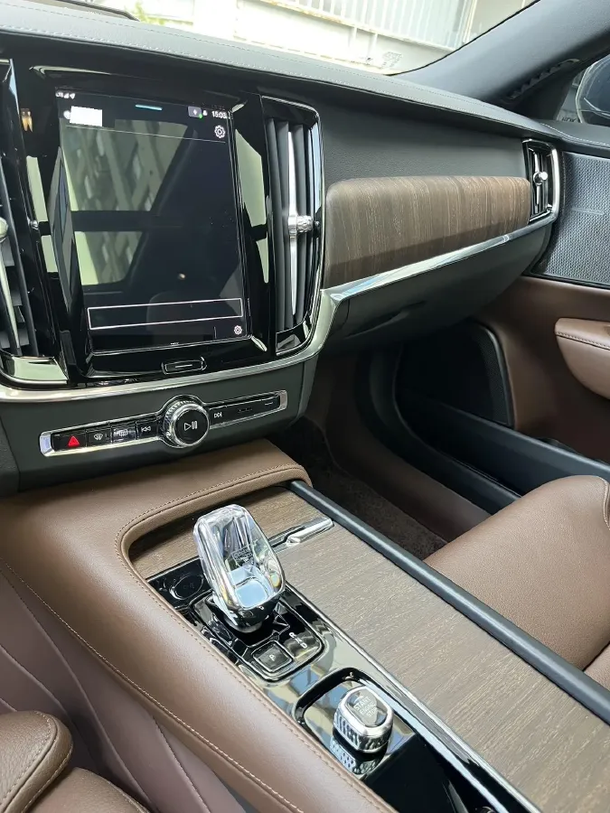 2024 Volvo S90 2.0T 250HP L4 8AT,autocango,china used car exporter,china ev exporter,chinese used car exporter,chinese used ev exporter