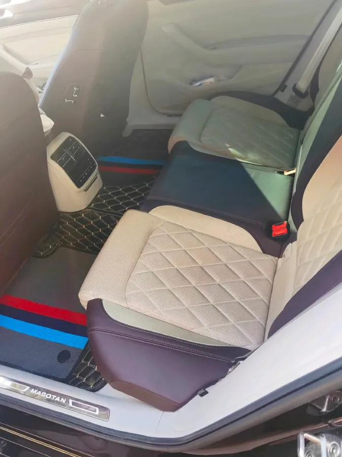 2020 Volkswagen Magotan 2.0T 220HP L4 7DCT,autocango,china used car exporter,china ev exporter,chinese used car exporter,chinese used ev exporter