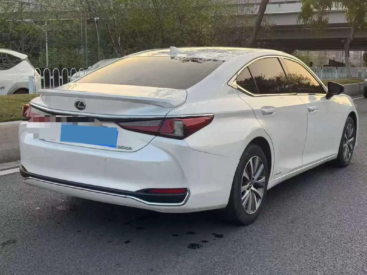 2020 Lexus ES 2.5L 178HP L4 E-CVT Hybrid,autocango,china used car exporter,china ev exporter,chinese used car exporter,chinese used ev exporter