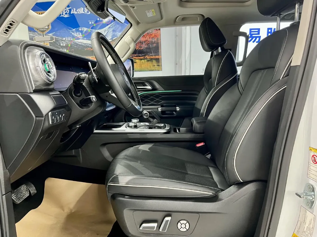 2023 Tank 300 2.0T 227HP L4 8AT,autocango,china used car exporter,china ev exporter,chinese used car exporter,chinese used ev exporter