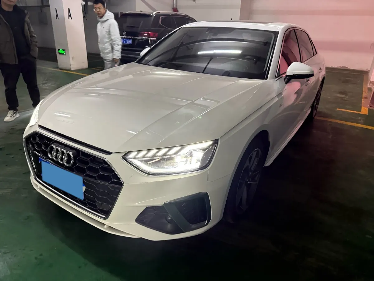 2020 Audi A4L 2.0T 190HP L4 7DCT,autocango,china used car exporter,china ev exporter,chinese used car exporter,chinese used ev exporter