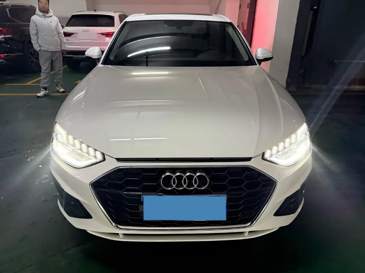 2020 Audi A4L 2.0T 190HP L4 7DCT,autocango,china used car exporter,china ev exporter,chinese used car exporter,chinese used ev exporter