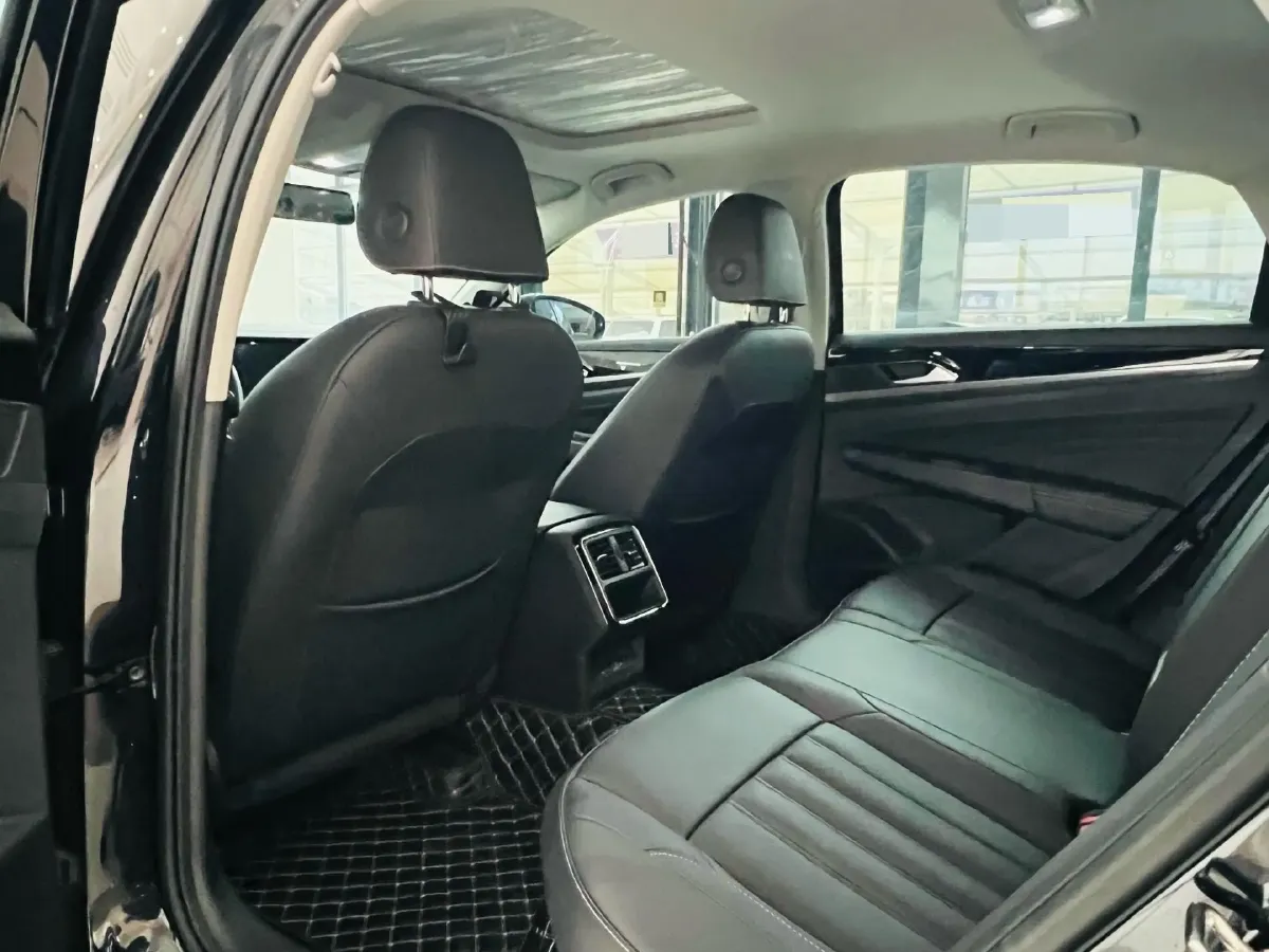 2024 Volkswagen Passat 1.4T 150HP L4 7DCT,autocango,china used car exporter,china ev exporter,chinese used car exporter,chinese used ev exporter