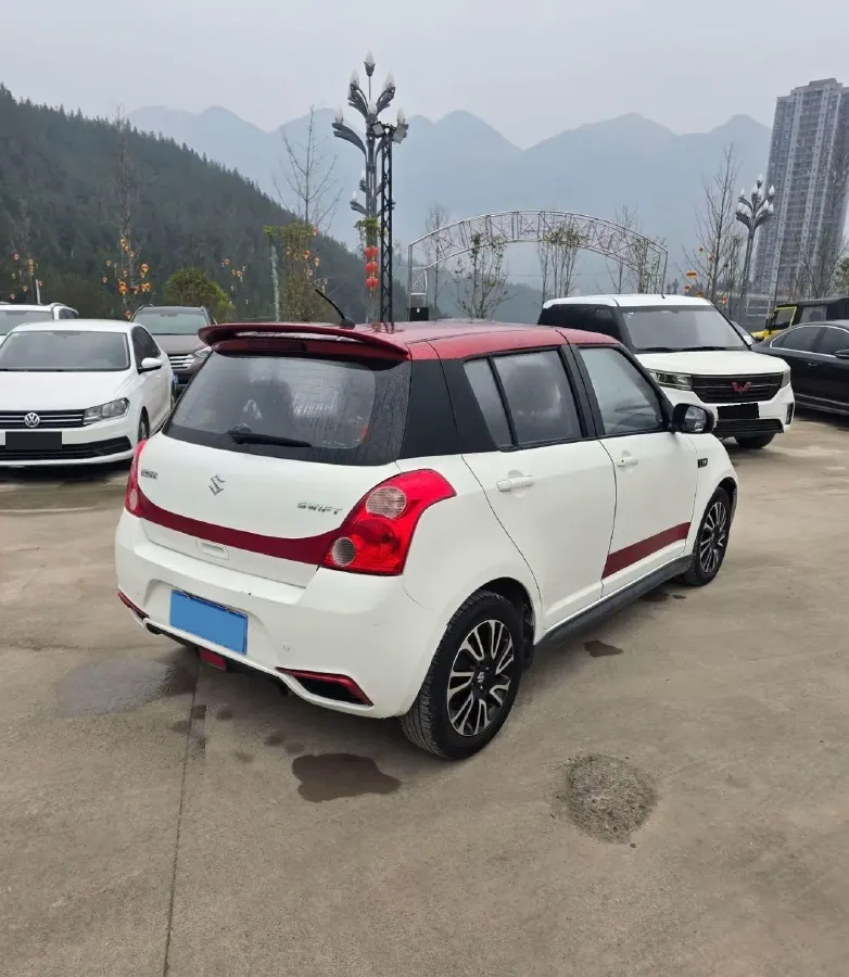 2015 Suzuki Swift 1.5L 103HP L4 4AT,autocango,china used car exporter,china ev exporter,chinese used car exporter,chinese used ev exporter