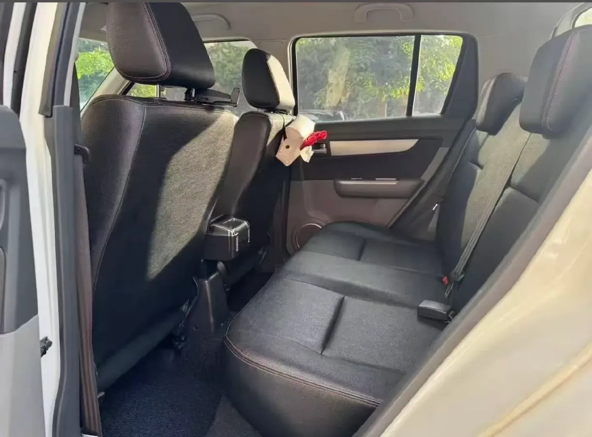 2015 Suzuki Swift 1.5L 103HP L4 4AT,autocango,china used car exporter,china ev exporter,chinese used car exporter,chinese used ev exporter