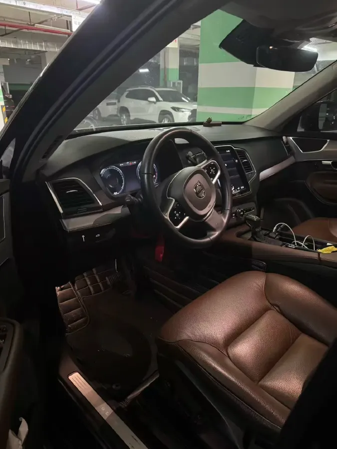 2020 Volvo XC90 2.0T 254HP L4 8AT,autocango,china used car exporter,china ev exporter,chinese used car exporter,chinese used ev exporter