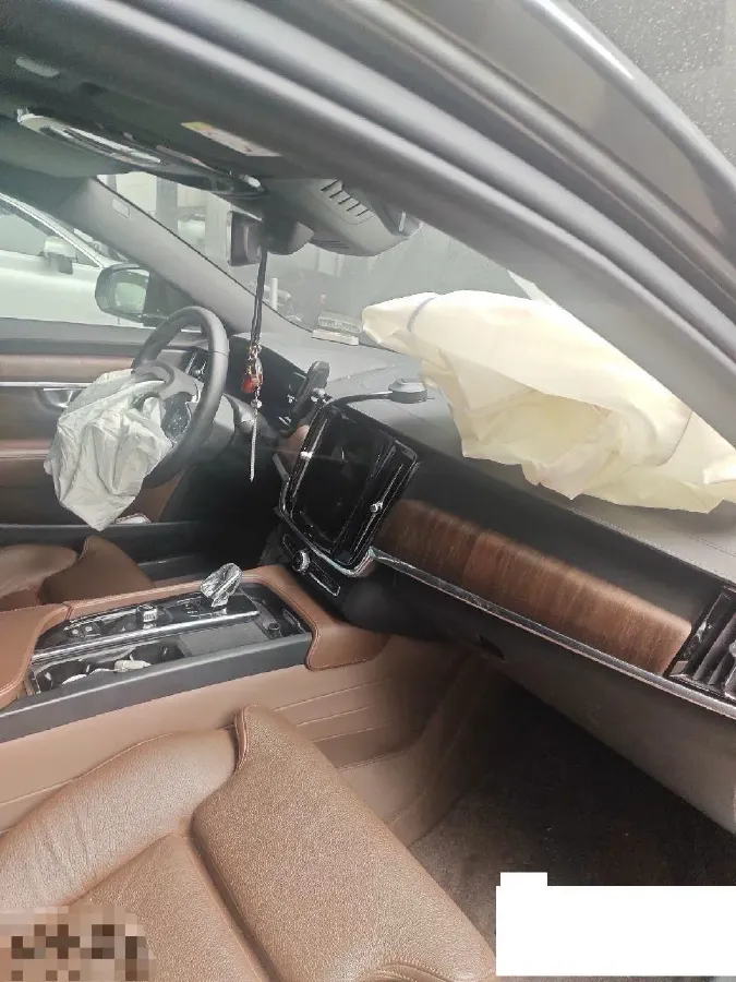 2024 Volvo S90 2.0T 250HP L4 8AT,autocango,china used car exporter,china ev exporter,chinese used car exporter,chinese used ev exporter