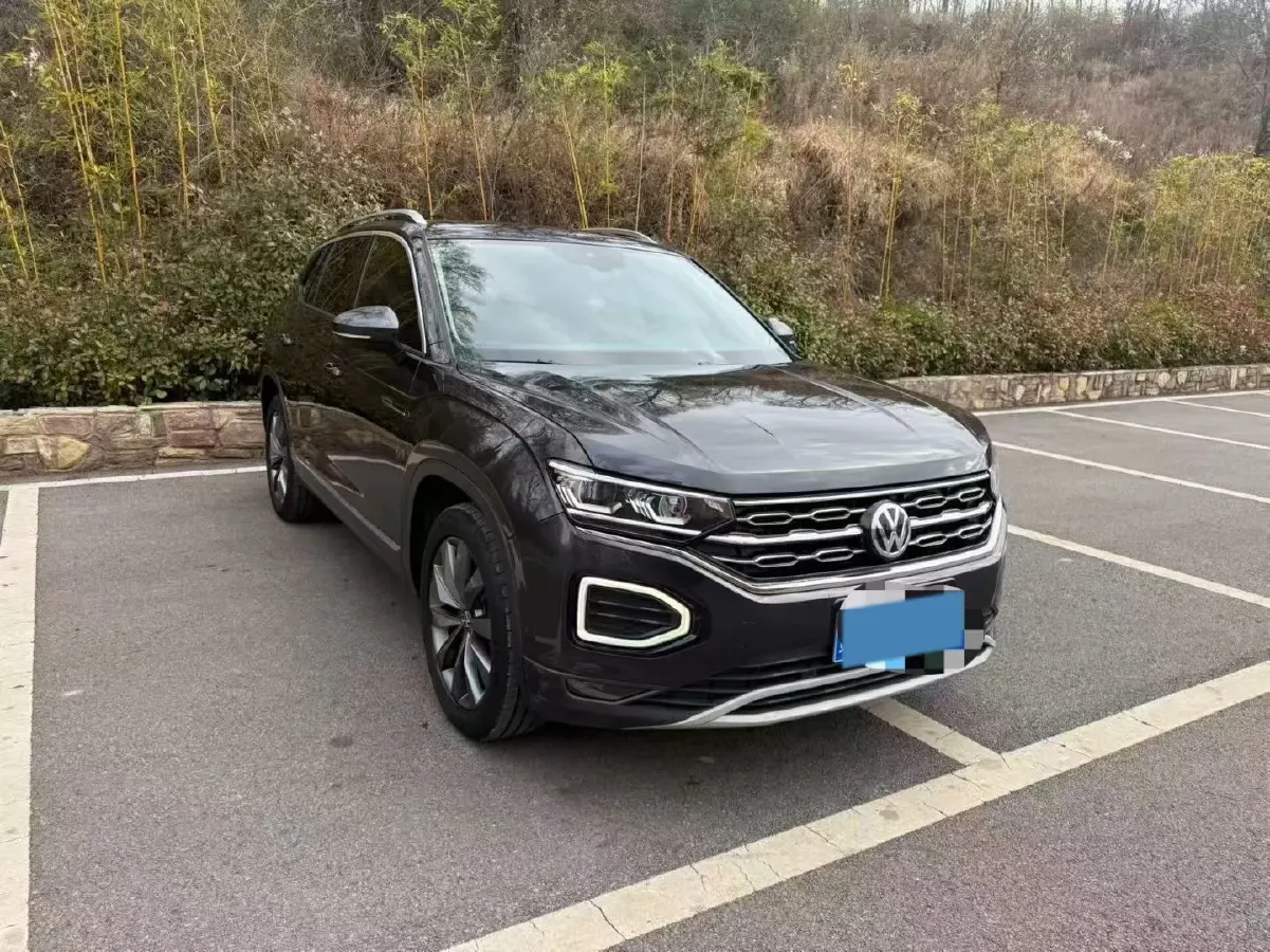 2019 Jeep Cherokee 2.0T 265HP L4 9AT,autocango,china used car exporter,china ev exporter,chinese used car exporter,chinese used ev exporter
