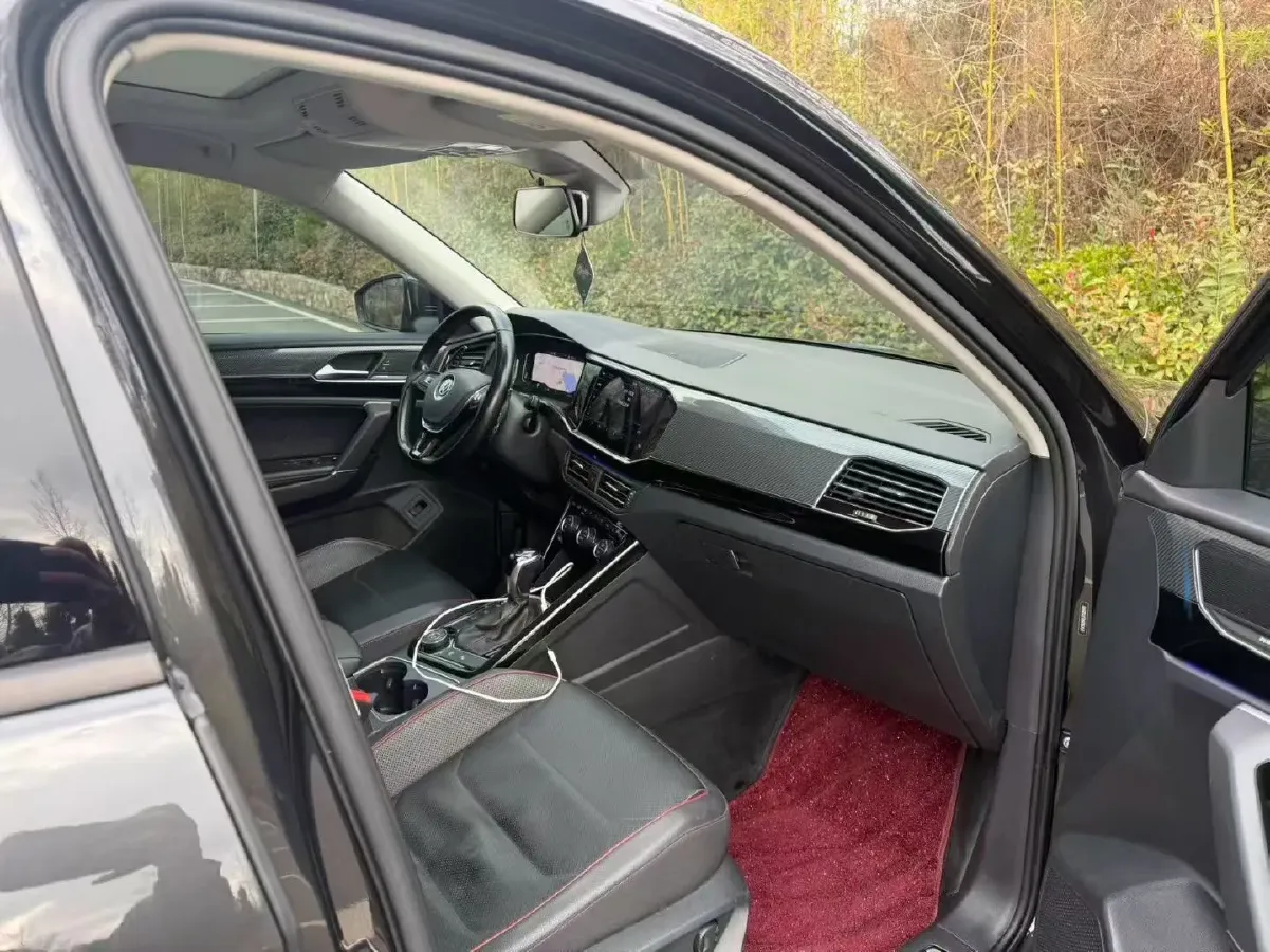 2019 Jeep Cherokee 2.0T 265HP L4 9AT,autocango,china used car exporter,china ev exporter,chinese used car exporter,chinese used ev exporter