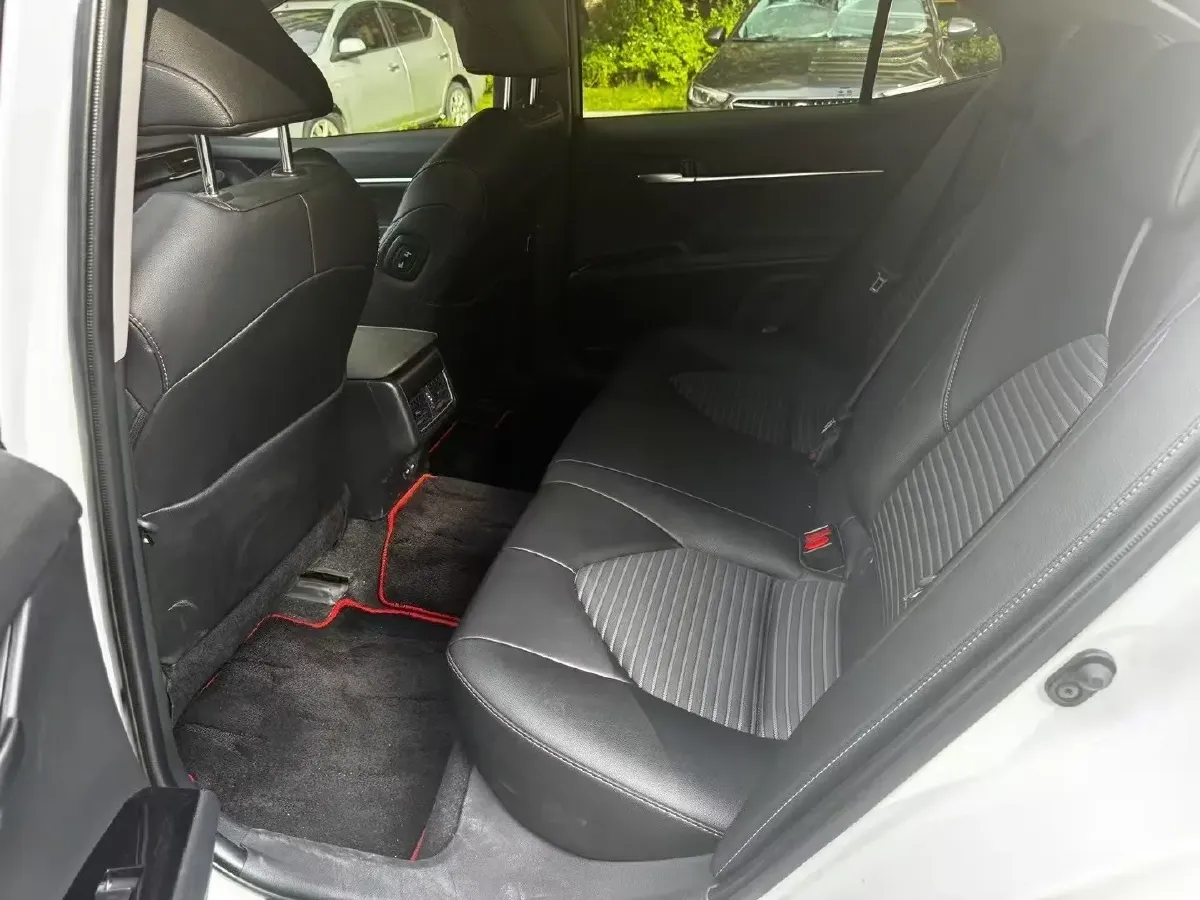 2021 Toyota Camry 2.5L 209HP L4 8AT,autocango,china used car exporter,china ev exporter,chinese used car exporter,chinese used ev exporter