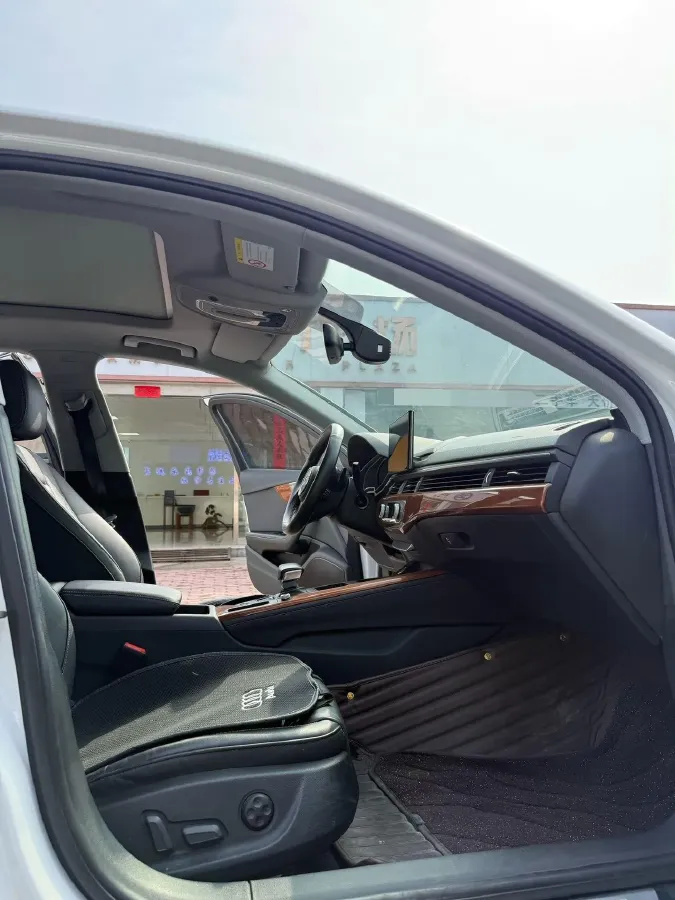 2020 Audi A4L 2.0T 190HP L4 7DCT,autocango,china used car exporter,china ev exporter,chinese used car exporter,chinese used ev exporter