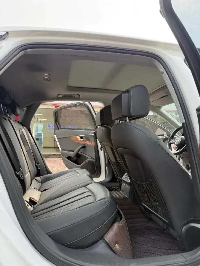 2020 Audi A4L 2.0T 190HP L4 7DCT,autocango,china used car exporter,china ev exporter,chinese used car exporter,chinese used ev exporter