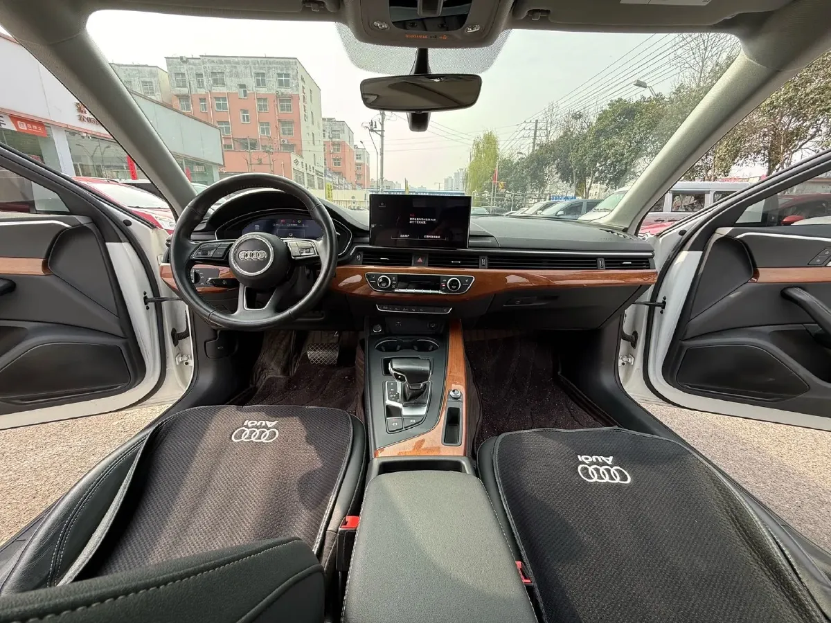 2020 Audi A4L 2.0T 190HP L4 7DCT,autocango,china used car exporter,china ev exporter,chinese used car exporter,chinese used ev exporter