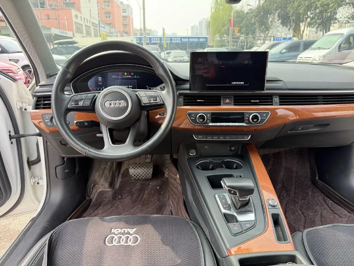 2020 Audi A4L 2.0T 190HP L4 7DCT,autocango,china used car exporter,china ev exporter,chinese used car exporter,chinese used ev exporter