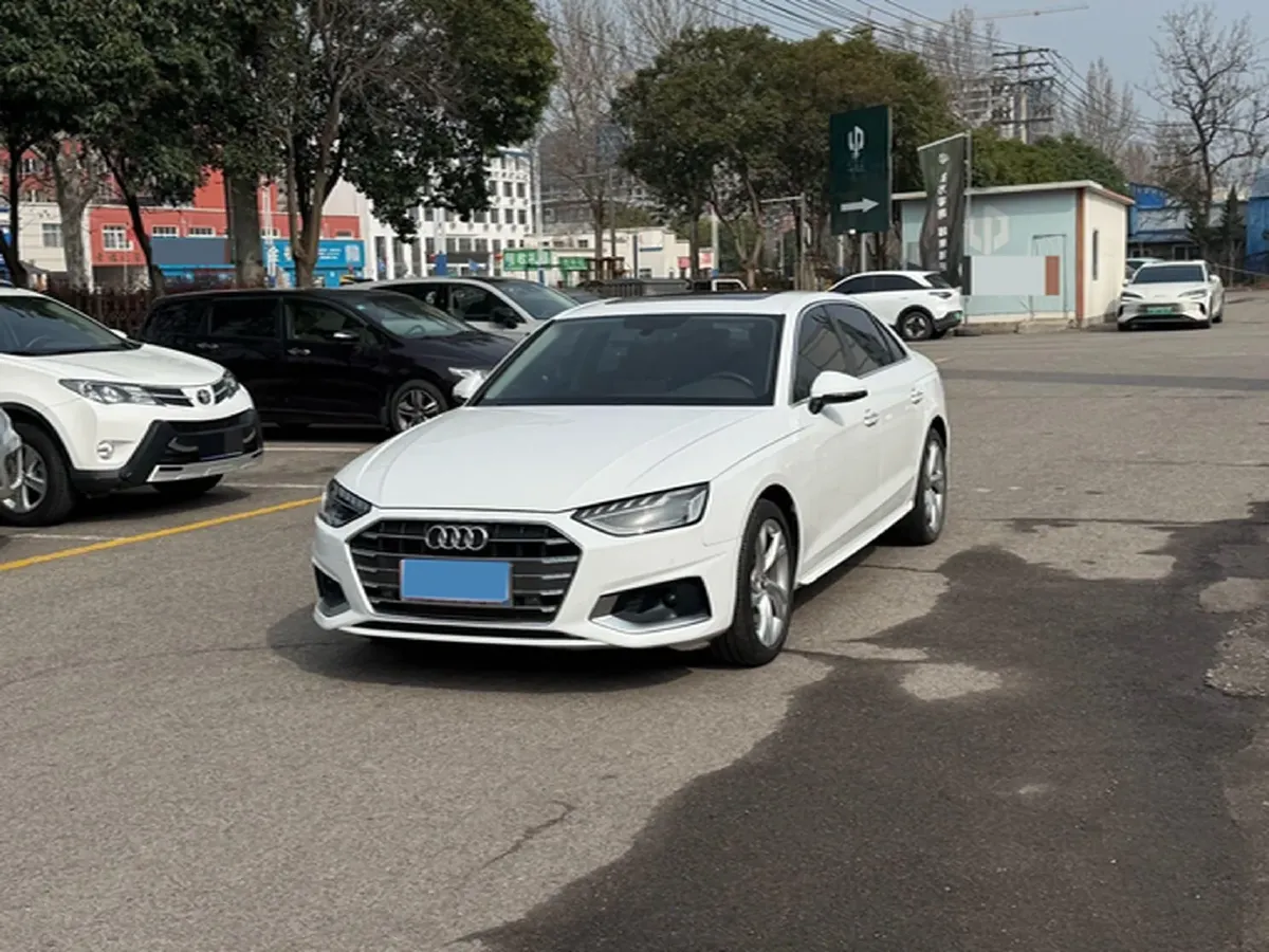 2020 Audi A4L 2.0T 190HP L4 7DCT,autocango,china used car exporter,china ev exporter,chinese used car exporter,chinese used ev exporter