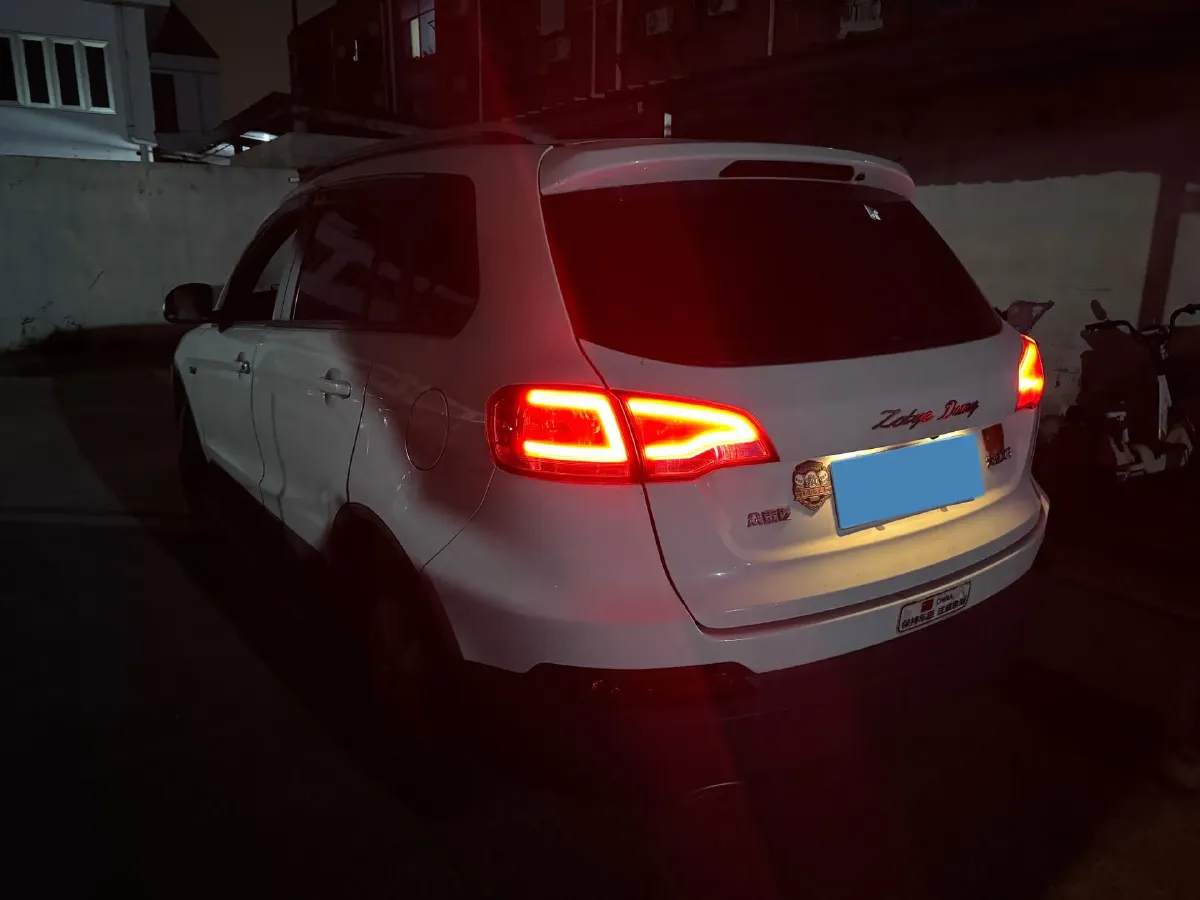 2018 DongFeng Fengon Fengon S560 1.8L 139HP L4 5MT,autocango,china used car exporter,china ev exporter,chinese used car exporter,chinese used ev exporter