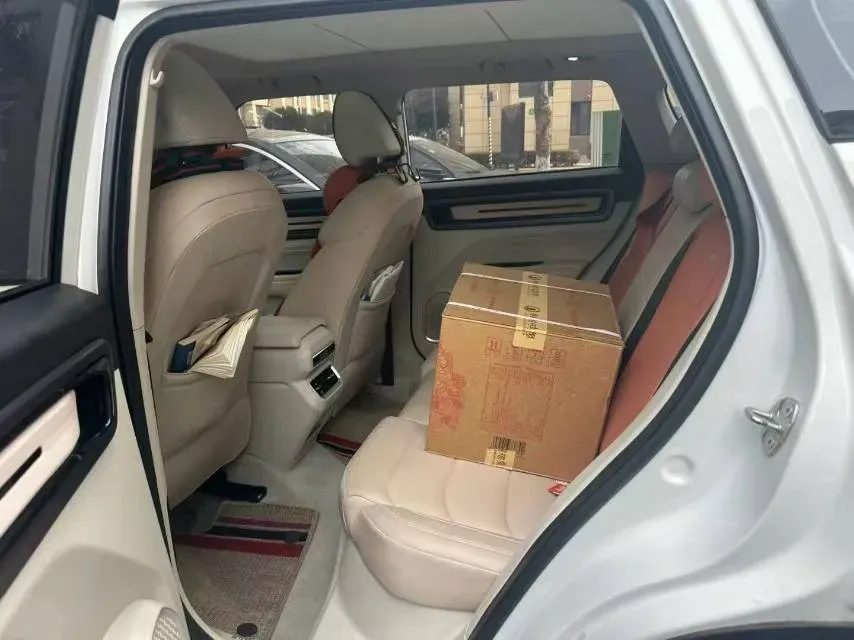 2023 Geely ICON 1.5T 181HP L4 7DCT,autocango,china used car exporter,china ev exporter,chinese used car exporter,chinese used ev exporter