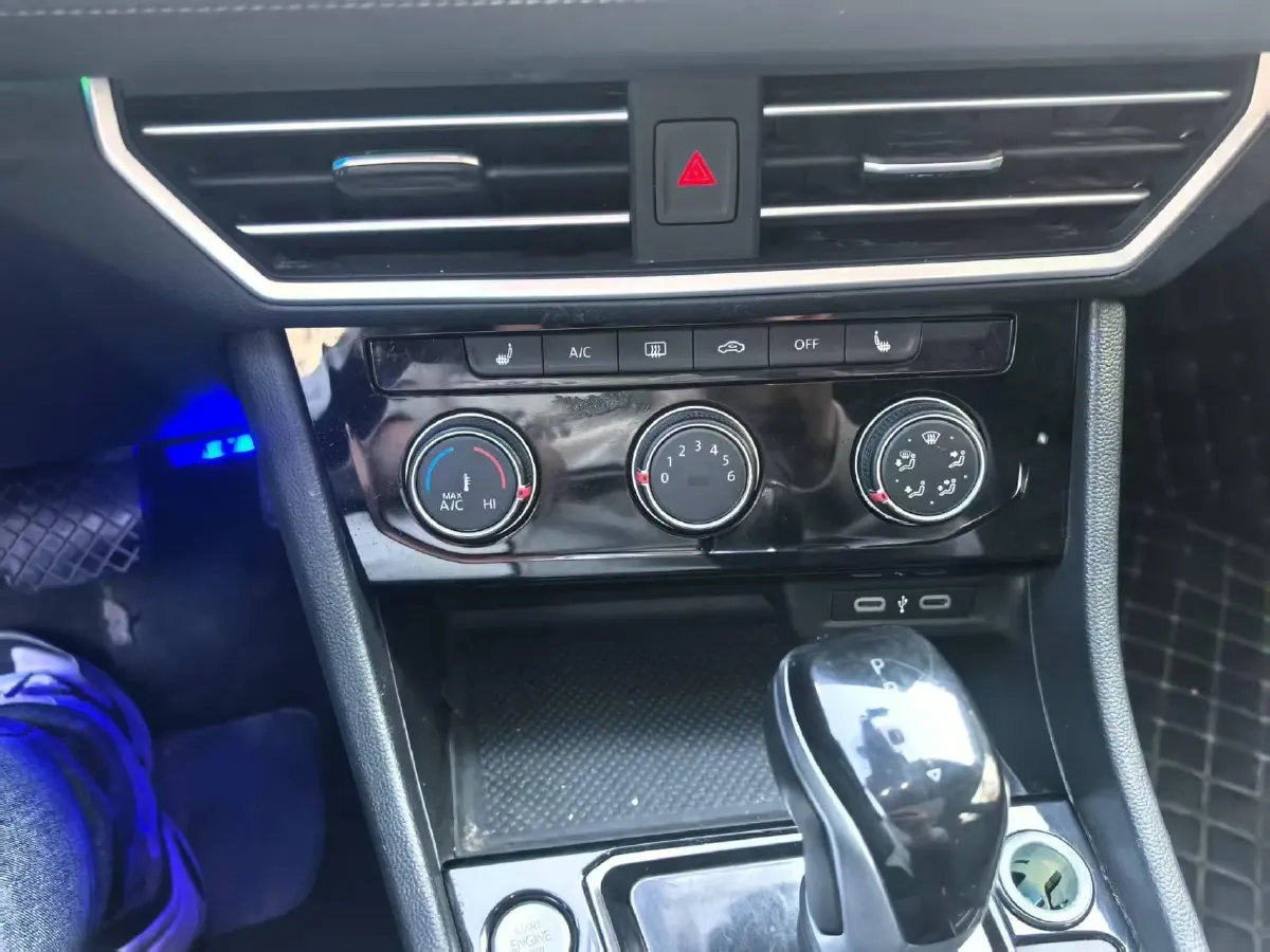 2023 Volkswagen Sagitar 1.5T 160HP L4 7DCT,autocango,china used car exporter,china ev exporter,chinese used car exporter,chinese used ev exporter