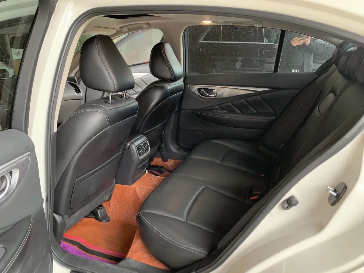 2018 Jeep Grand Commander 2.0T 265HP L4 9AT,autocango,china used car exporter,china ev exporter,chinese used car exporter,chinese used ev exporter