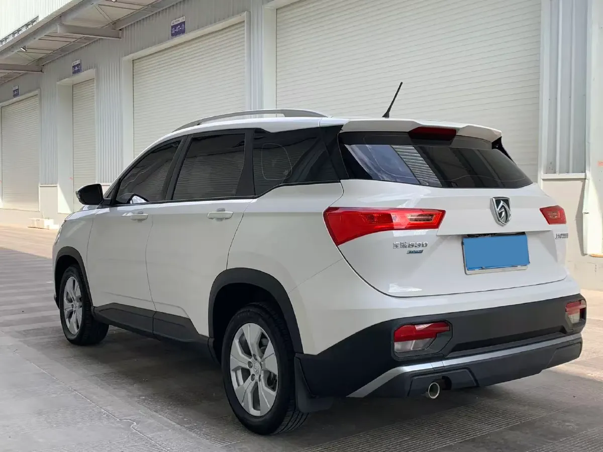 2020 BaoJun 530 1.5T 147HP L4 6MT,autocango,china used car exporter,china ev exporter,chinese used car exporter,chinese used ev exporter