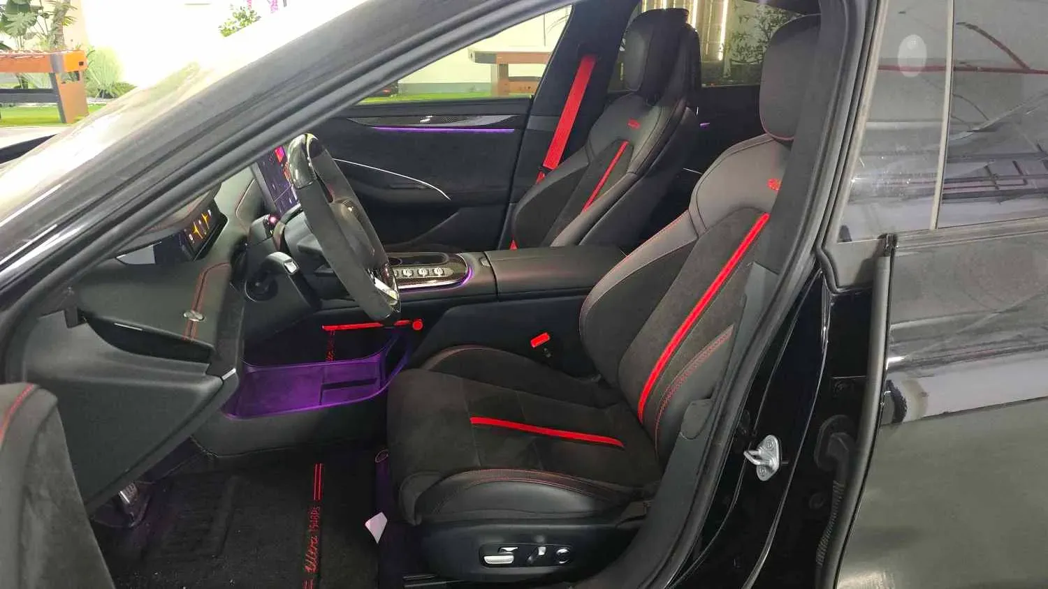 2025 MI SU7 Ultra BEV 93.7KWH,autocango,china used car exporter,china ev exporter,chinese used car exporter,chinese used ev exporter