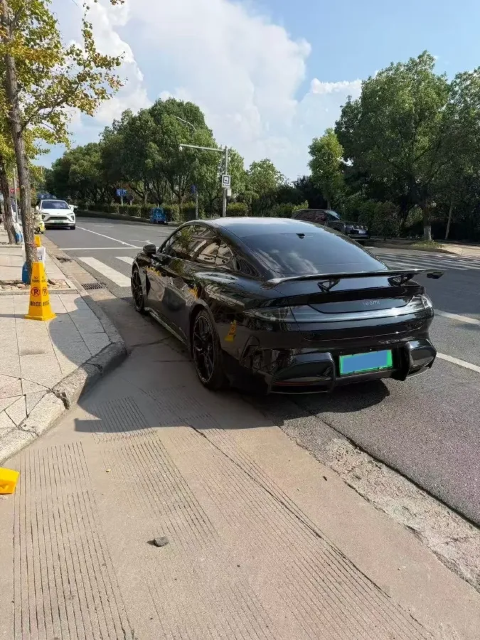 2025 MI SU7 Ultra BEV 93.7KWH,autocango,china used car exporter,china ev exporter,chinese used car exporter,chinese used ev exporter