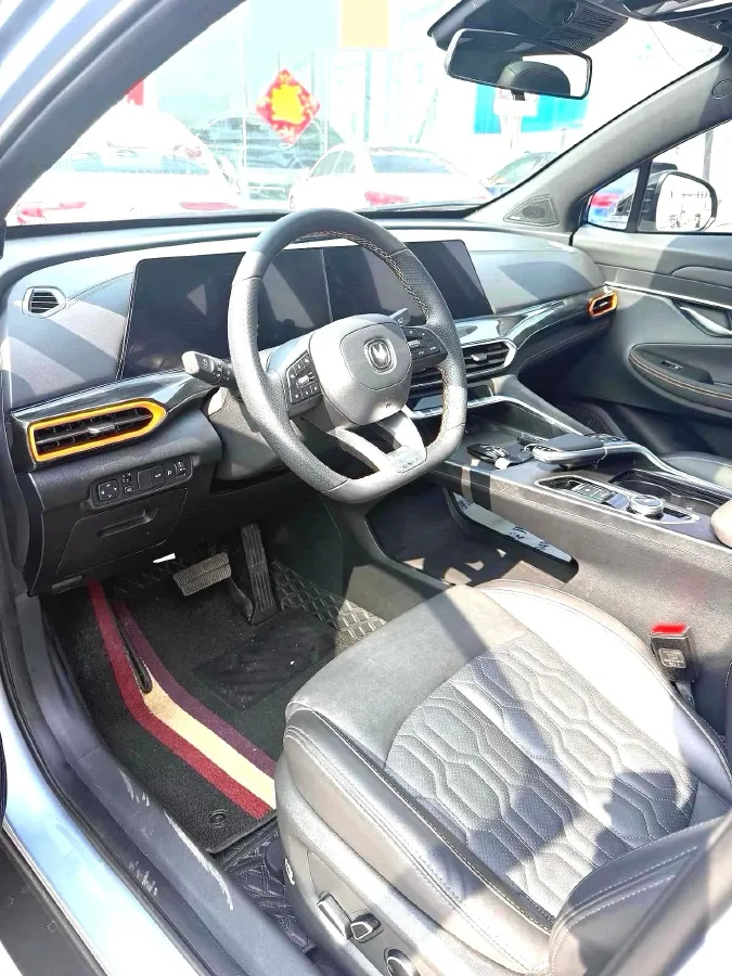 2022 ChangAn UNI-T 1.5T 188HP L4 7DCT,autocango,china used car exporter,china ev exporter,chinese used car exporter,chinese used ev exporter