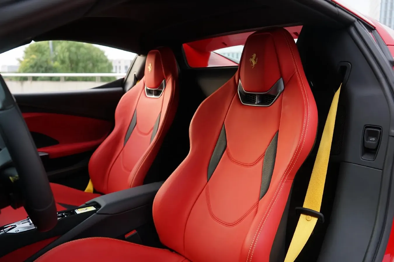 2022 Ferrari 296 3.0T 663HP V6 8DCT PHEV 7.45KWH,autocango,china used car exporter,china ev exporter,chinese used car exporter,chinese used ev exporter