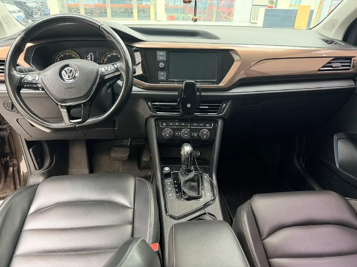 2020 Volkswagen Tharu 2.0T 186HP L4 7DCT,autocango,china used car exporter,china ev exporter,chinese used car exporter,chinese used ev exporter