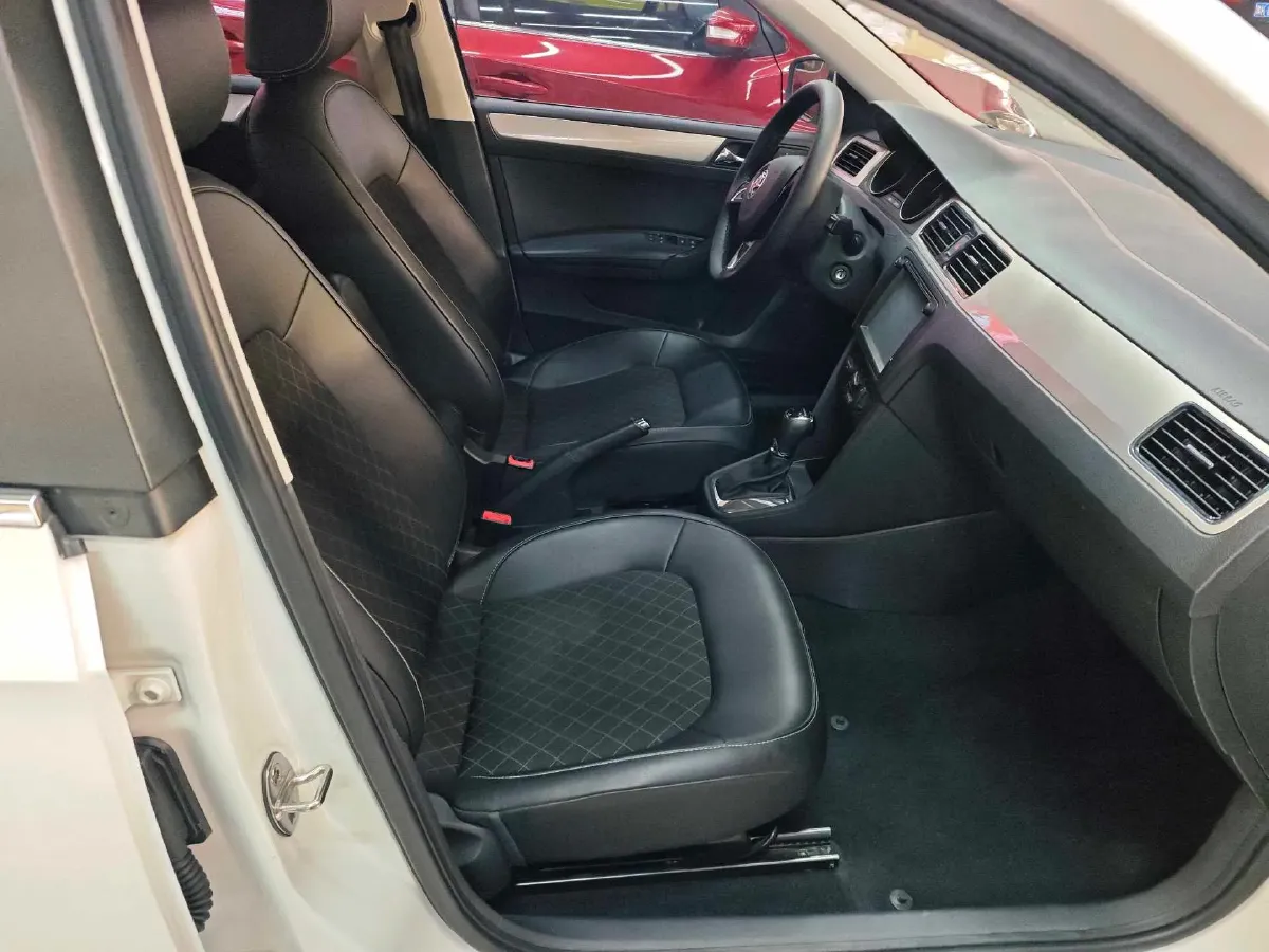 2018 Skoda Rapid Spaceback 1.6L 110HP L4 6AT,autocango,china used car exporter,china ev exporter,chinese used car exporter,chinese used ev exporter