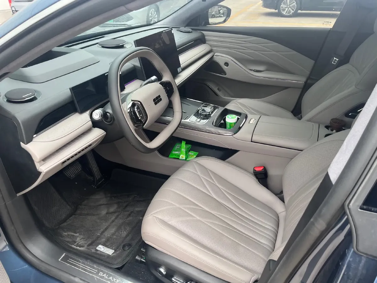 2025 Geely Galaxy Starshine 8 1.5T 163HP L4 3DHT PHEV 27.69KWH,autocango,china used car exporter,china ev exporter,chinese used car exporter,chinese used ev exporter