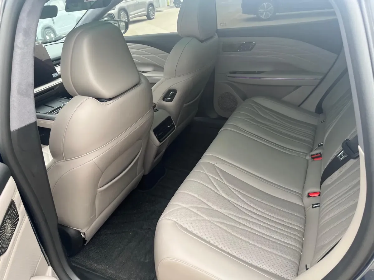 2025 Geely Galaxy Starshine 8 1.5T 163HP L4 3DHT PHEV 27.69KWH,autocango,china used car exporter,china ev exporter,chinese used car exporter,chinese used ev exporter