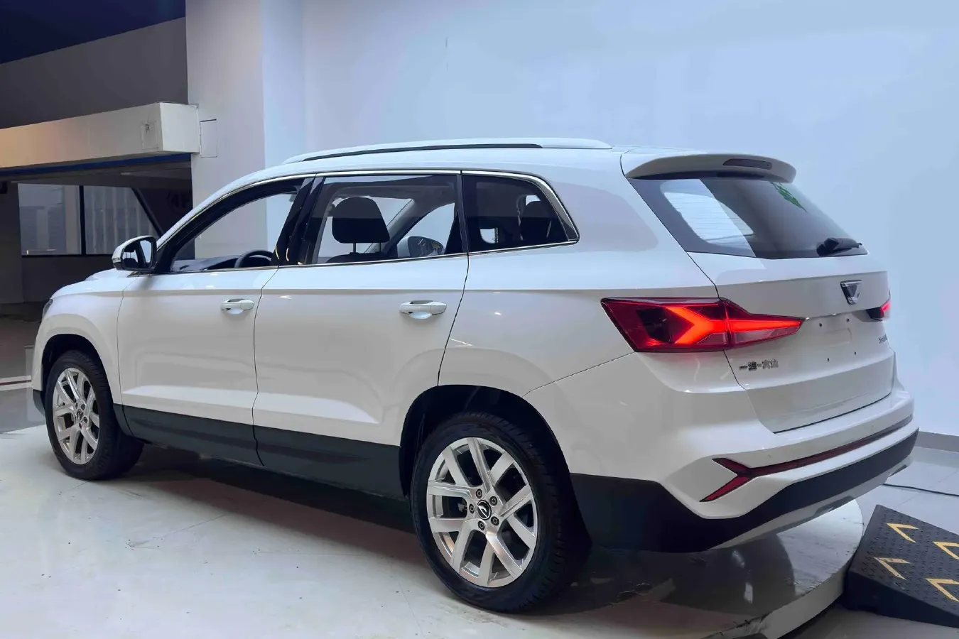 2023 Jetta VS7 1.4T 150HP L4 6AT,autocango,china used car exporter,china ev exporter,chinese used car exporter,chinese used ev exporter