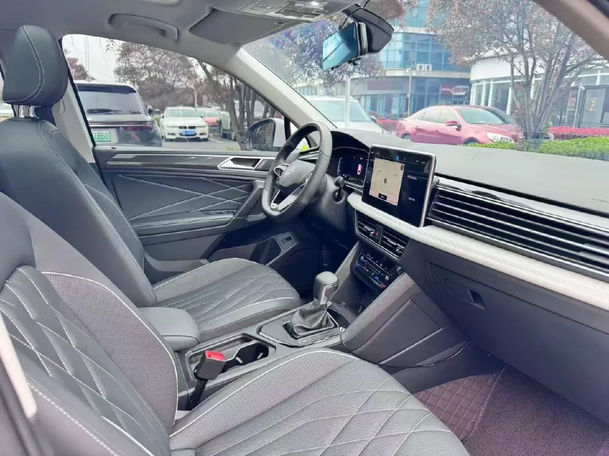 2023 Volkswagen Tiguan L 1.5T 160HP L4 7DCT,autocango,china used car exporter,china ev exporter,chinese used car exporter,chinese used ev exporter